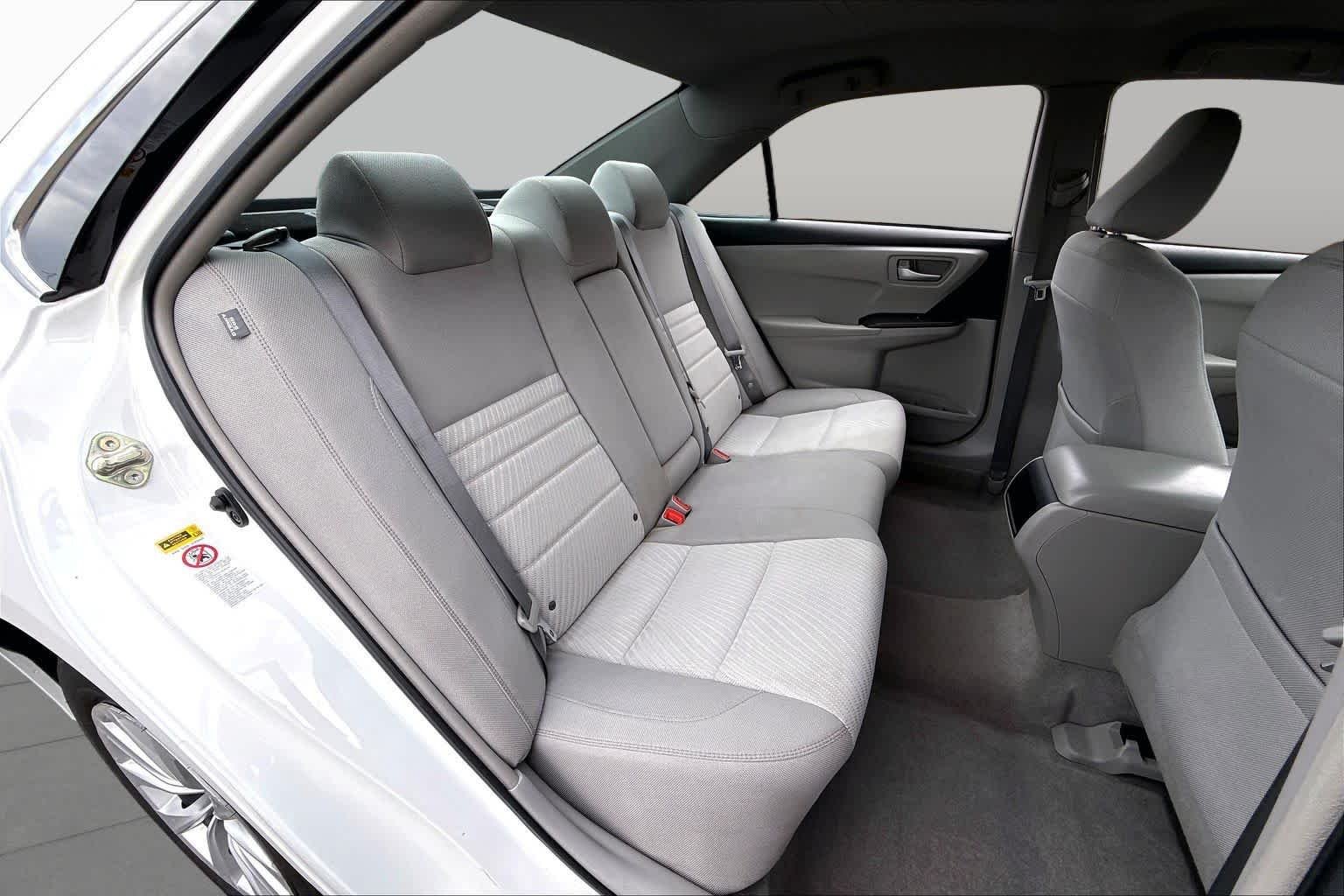 Used 2016 Super White Toyota LE image 20