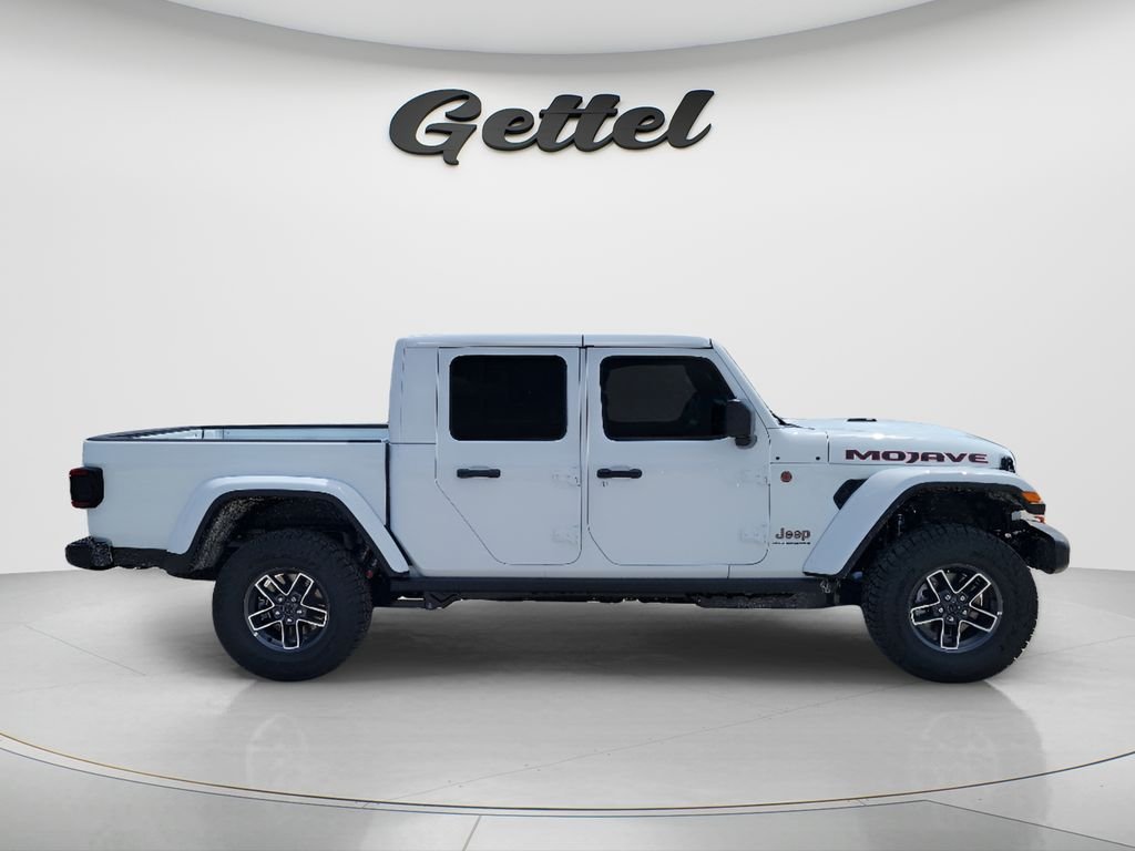 New 2026 Bright White Clear-Coat Exterior Paint Jeep Mojave image 4