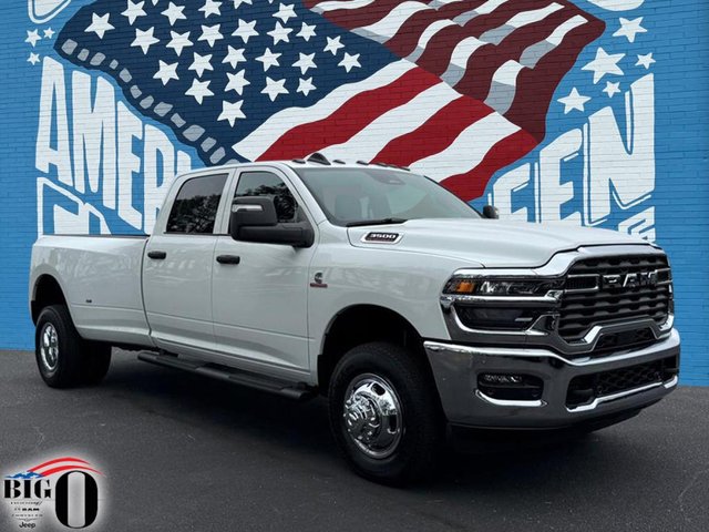 2026 RAM 3500 Tradesman Crew Cab 4x4 8' Box
