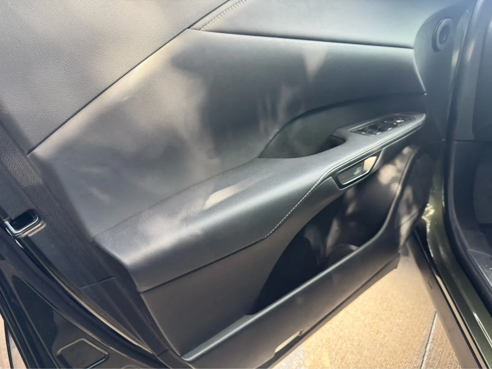 Used 2025 Nori Green Pearl Lexus Premium image 8