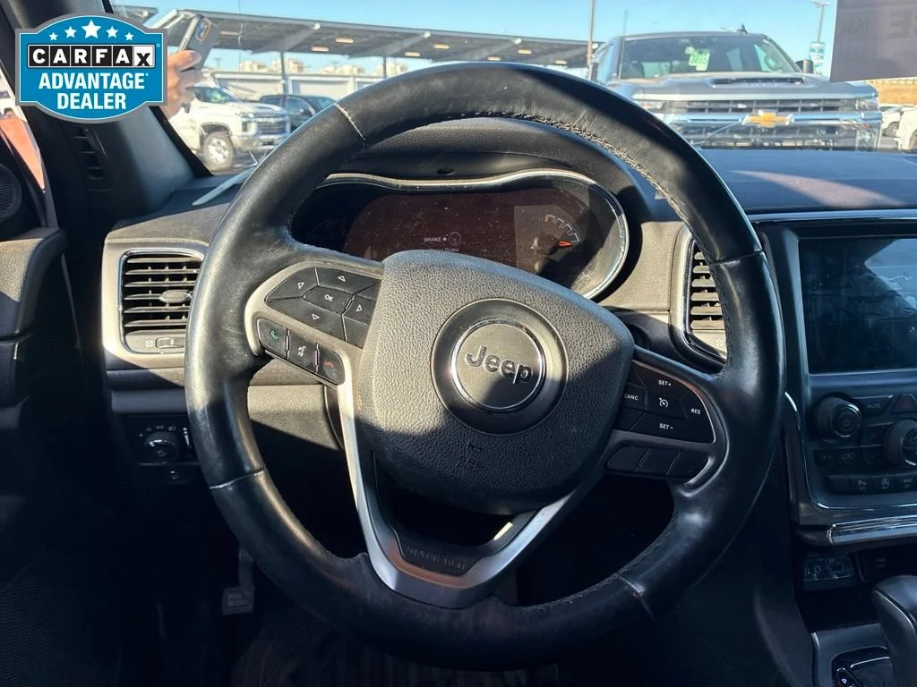 Used 2018 Bright White Cl Jeep Altitude image 7