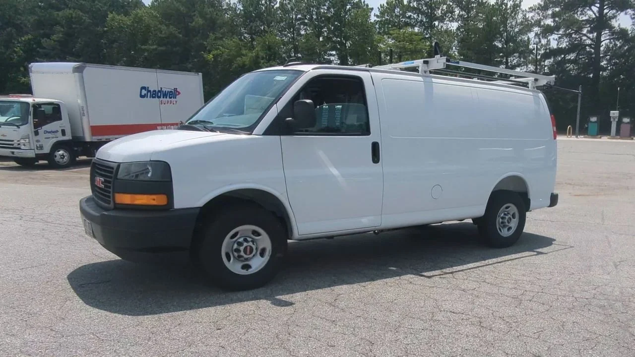 New 2025 Summit White GMC Work Van image 4