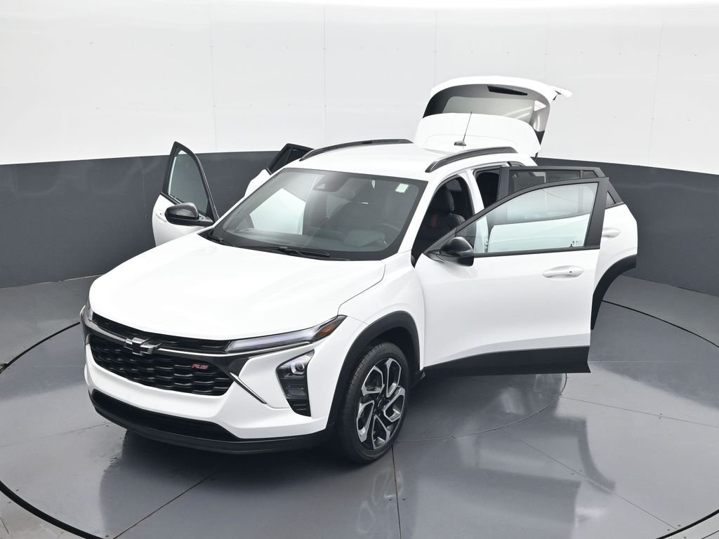 Used 2024 White Chevrolet 2RS image 30
