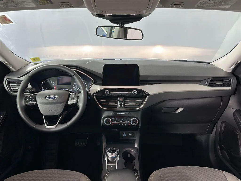 Used 2022 Atlas Blue Ford SE image 2