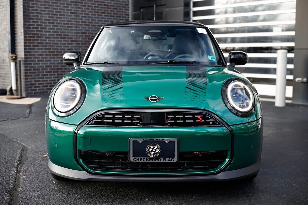 New 2026 British Racing Green Met MINI Signature Plus image 15