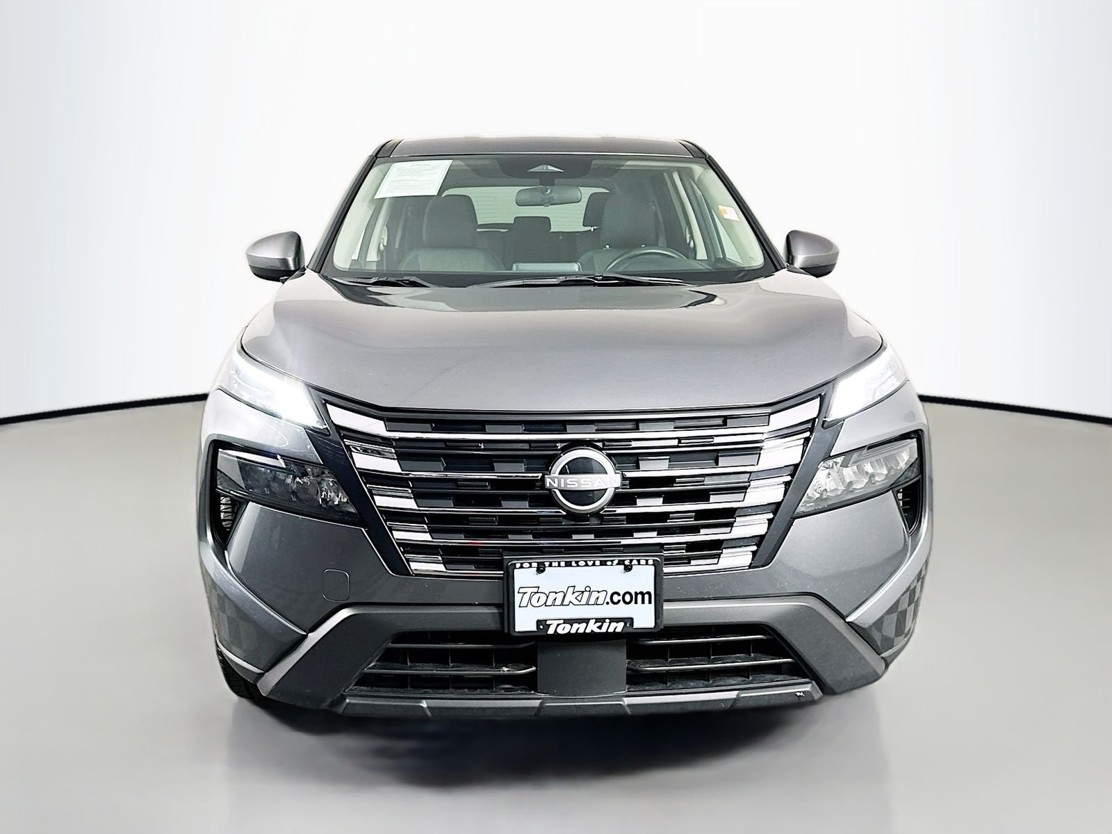 Used 2024 Gun Metallic Nissan SV image 2