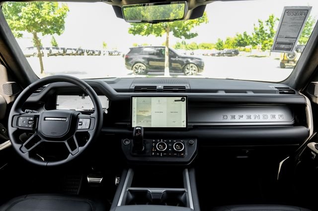 2025 Land Rover Defender V8 - Photo 18
