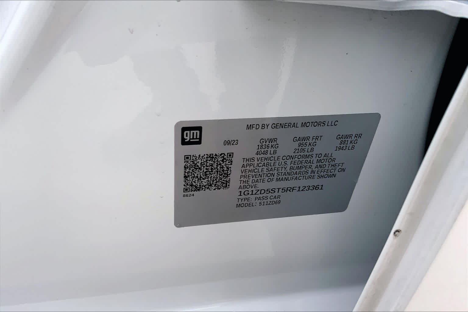 Used 2024 Summit White Chevrolet LT image 36