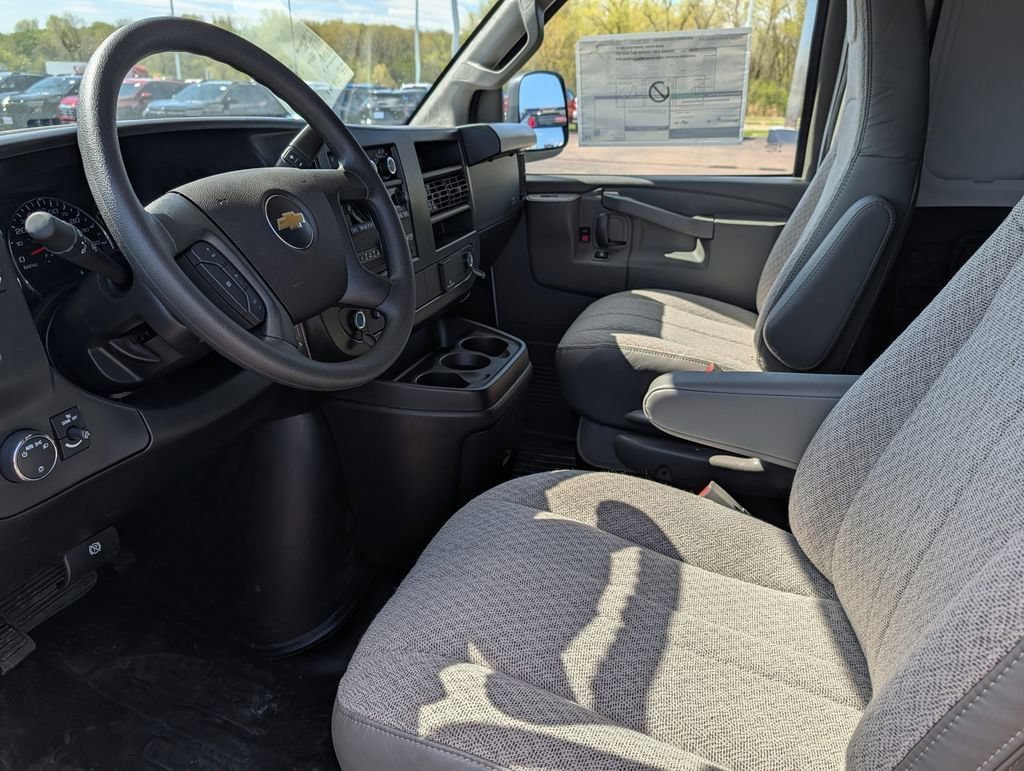 2026 Chevrolet Express Cargo Work Van - Photo 5