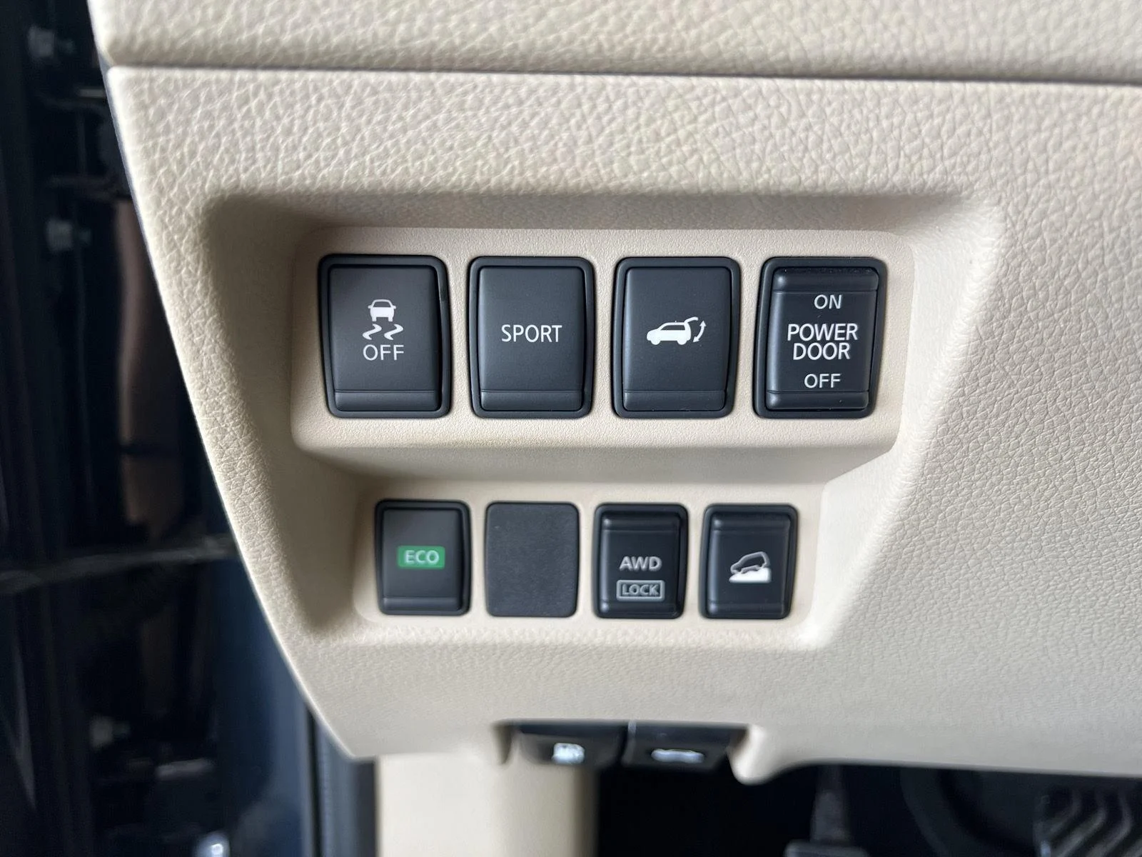 Used 2016 Arctic Blue Metallic Nissan SL image 22