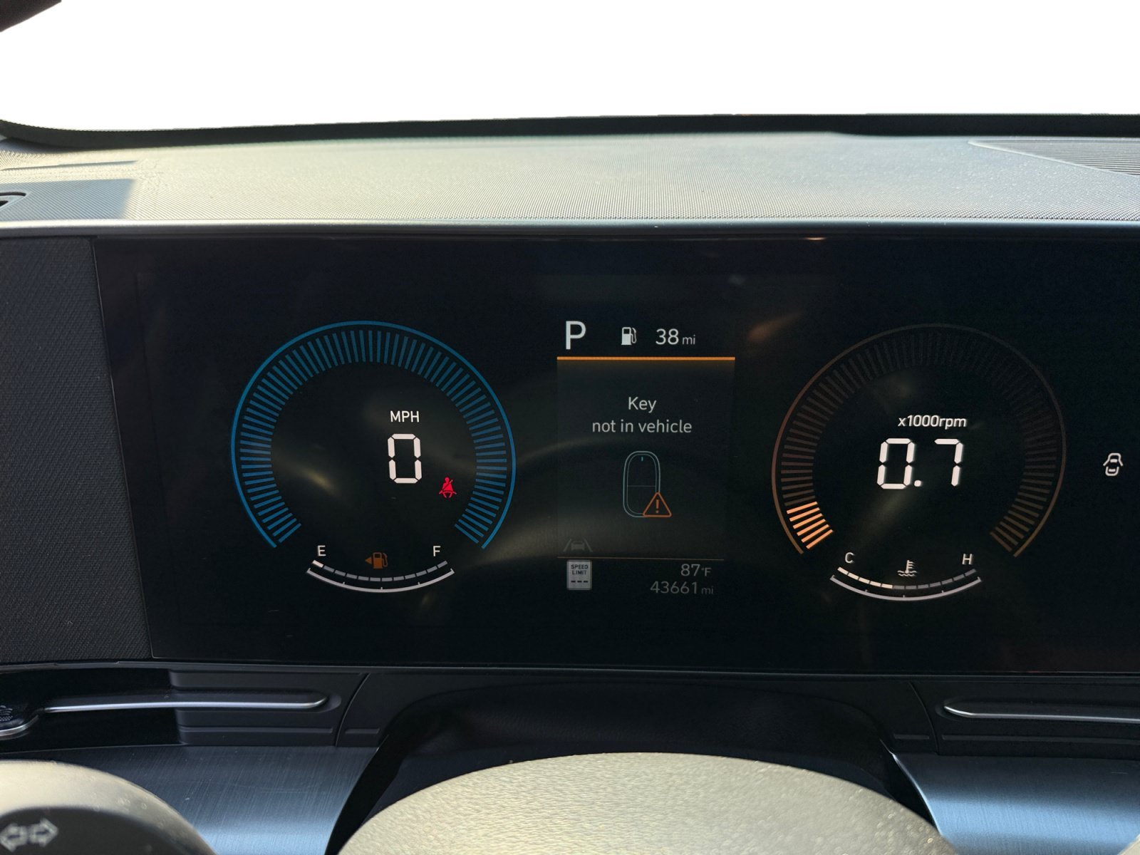 Used 2024 White Hyundai SEL image 11