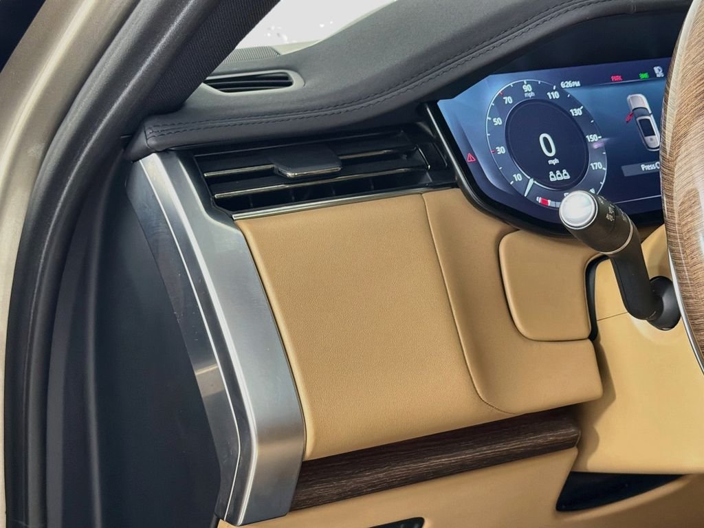 Used 2023 Gold Land Rover SE image 10