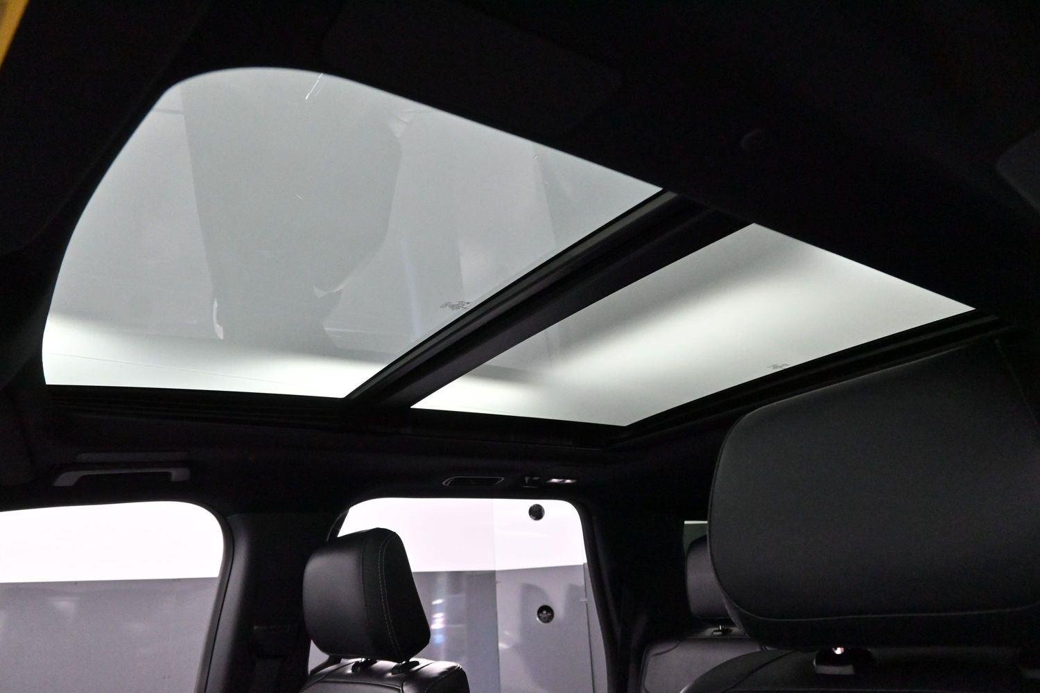 Used 2025 Agate Black Ford Platinum image 39