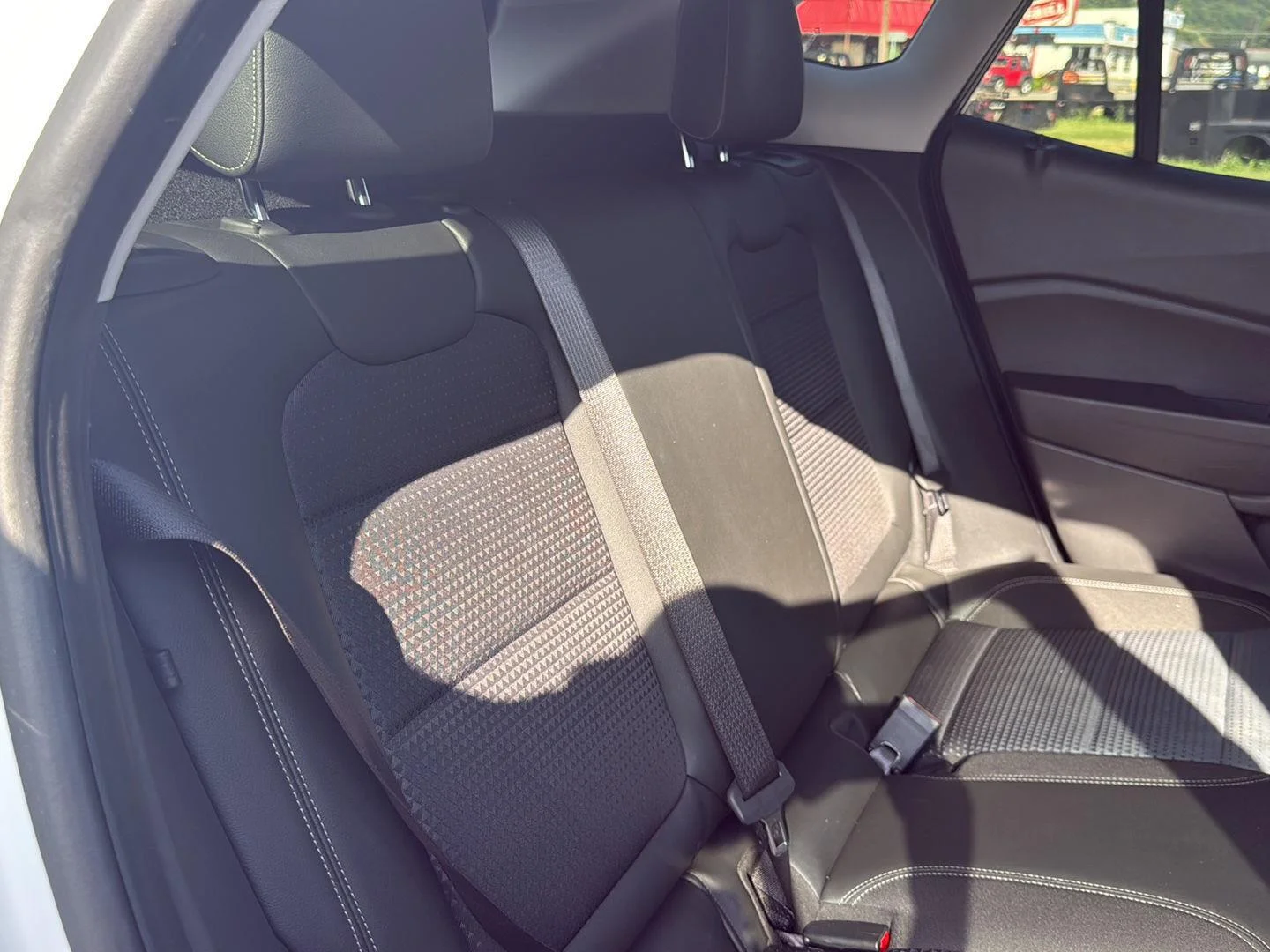 Used 2025 Summit White Chevrolet LT image 28
