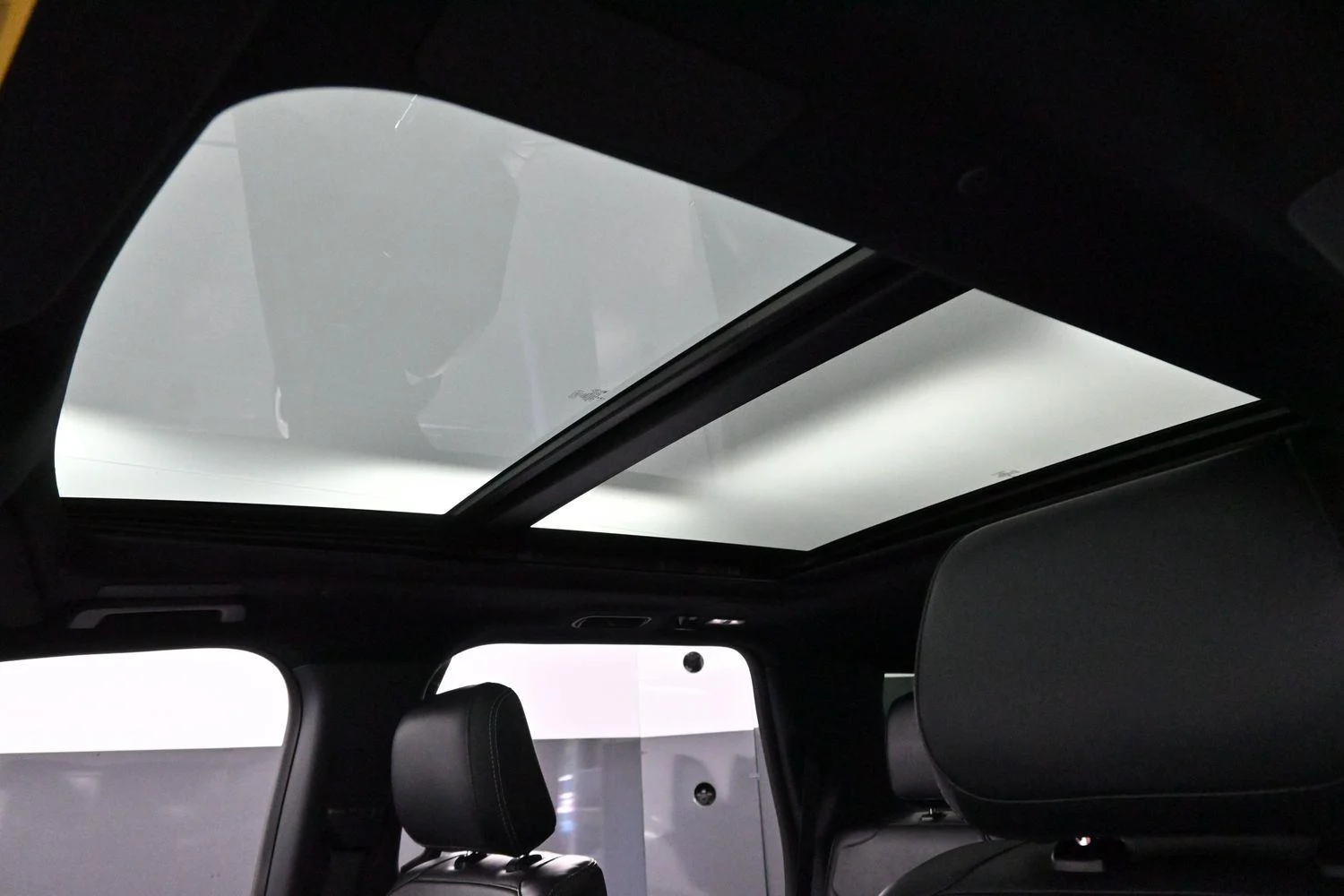 Used 2025 Black Ford Platinum image 39