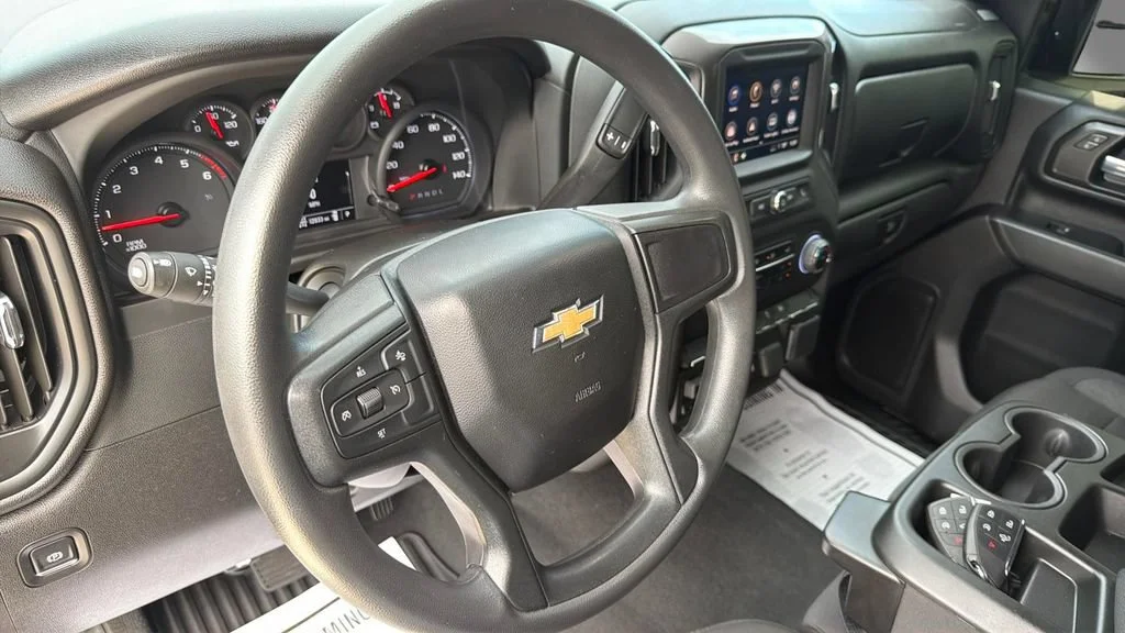 Used 2025 Black Chevrolet Custom image 22