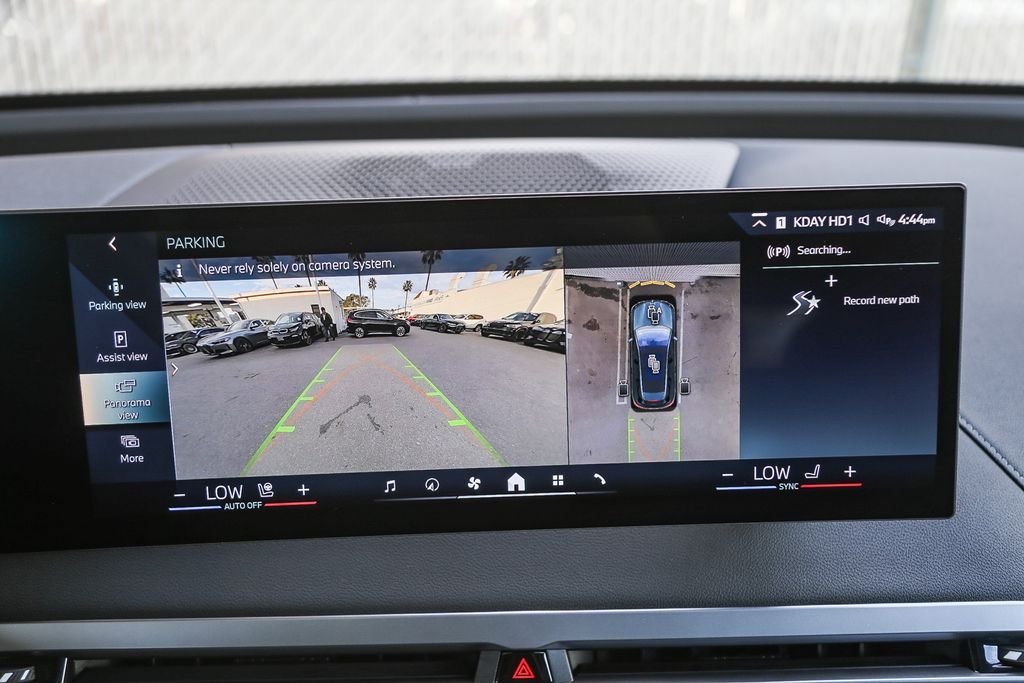 2025 BMW iX 50 - Photo 18