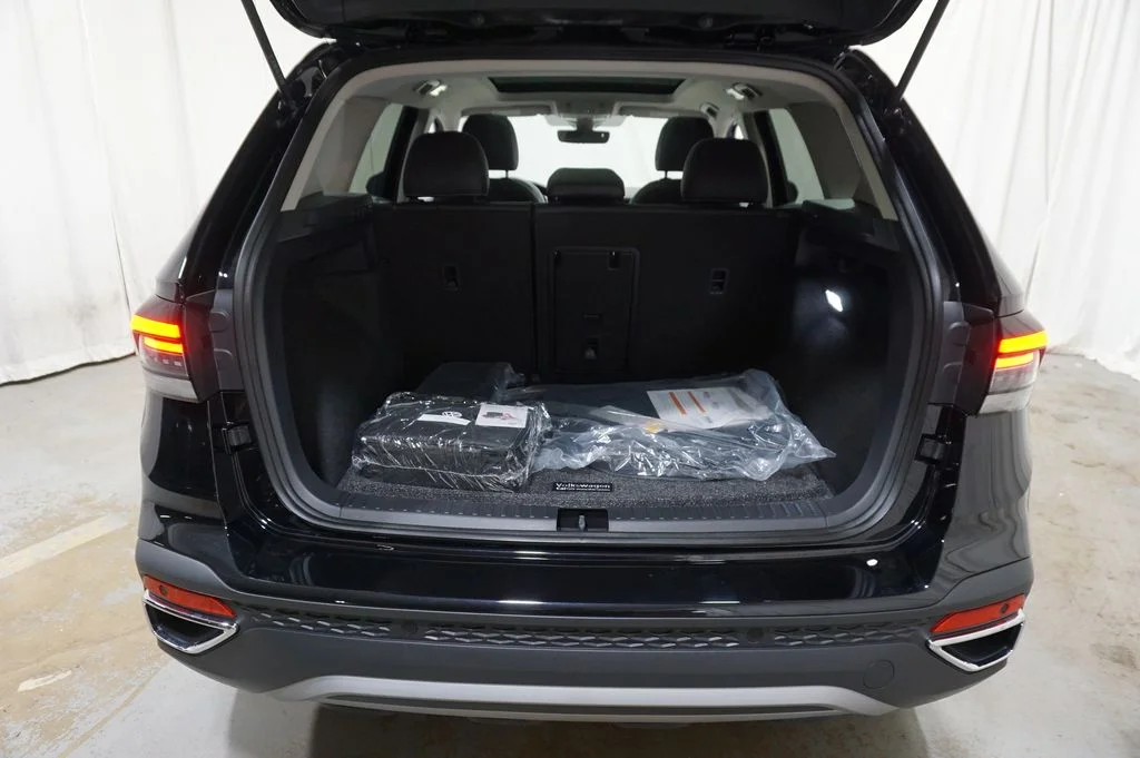 New 2026 Black Volkswagen 1.5T SEL image 24