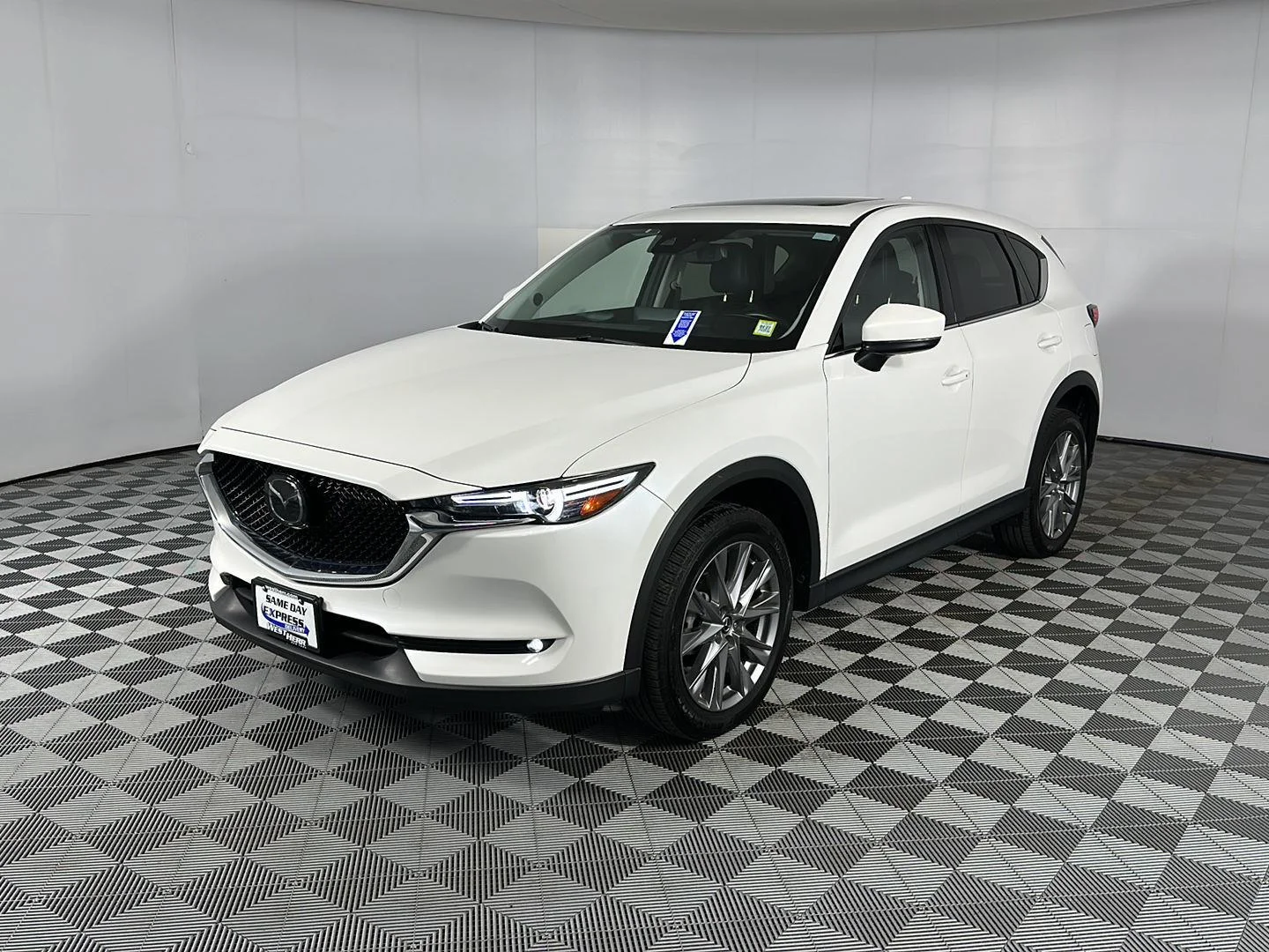 Used 2021 Snowflake White Pearl Mazda Grand Touring image 5