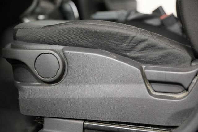 2010 Ford Focus SE - Photo 15