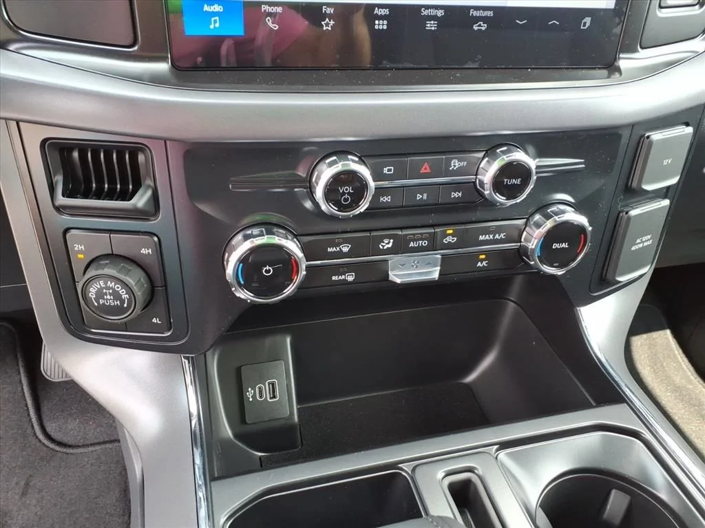 New 2026 Carbonized Gray Metallic Ford XLT image 22