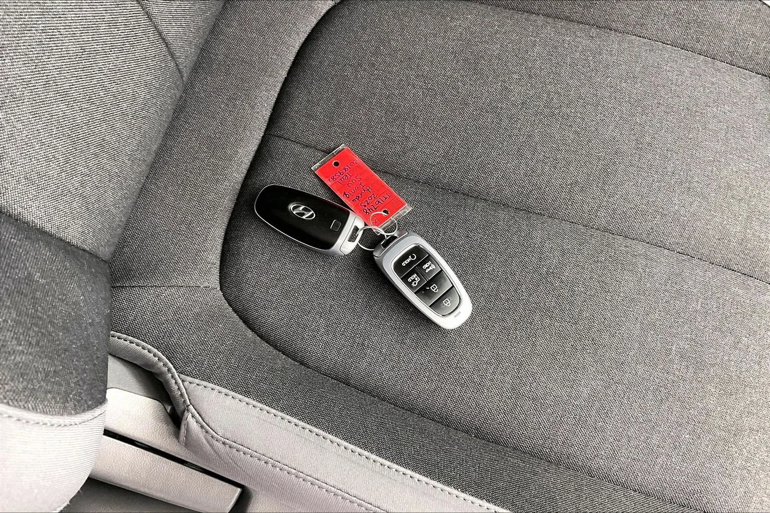 Used 2023 Digital Teal Hyundai SE image 11