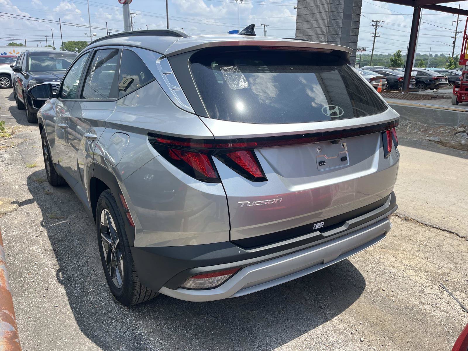 Used 2025 Shimmering Silver Hyundai SEL image 5