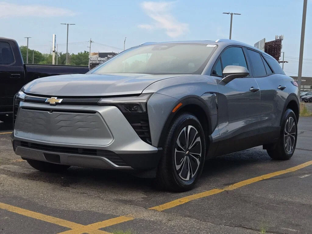 Used 2024 Gray Chevrolet LT image 28
