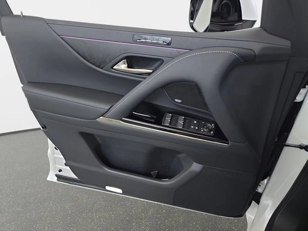 New 2026  Lexus 700h Luxury image 25
