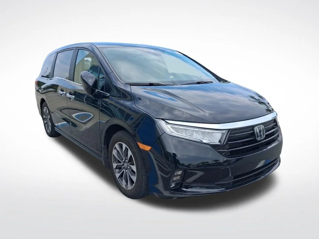 Used 2024  Honda EX-L image 3