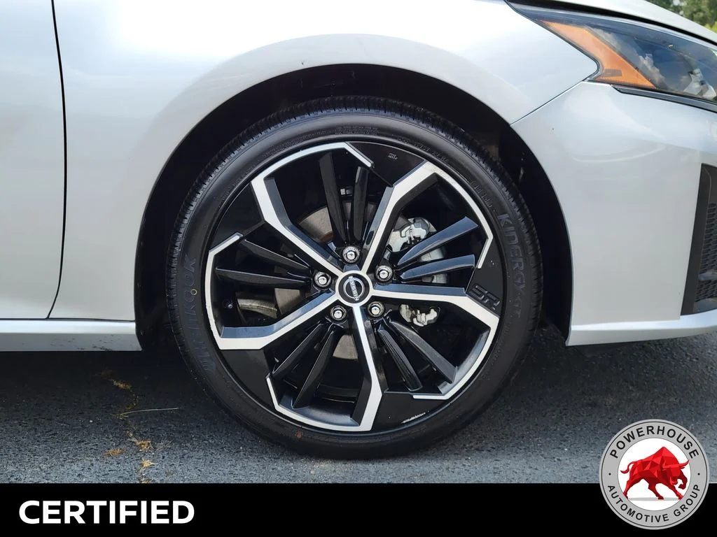 Used 2024 Silver Nissan 2.5 SR image 11