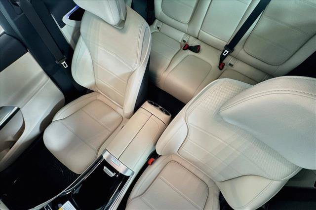New 2026 Polar White Mercedes-Benz GLC 300 image 49
