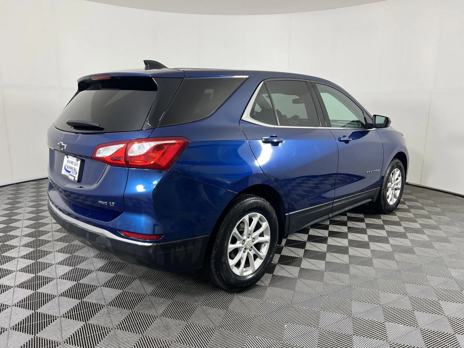 Used 2020 Pacific Blue Metallic Chevrolet LT image 3