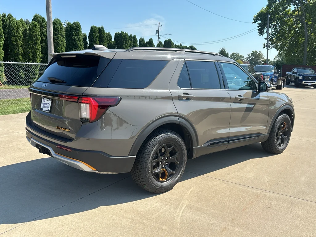 Used 2026 Gray Ford Tremor image 4