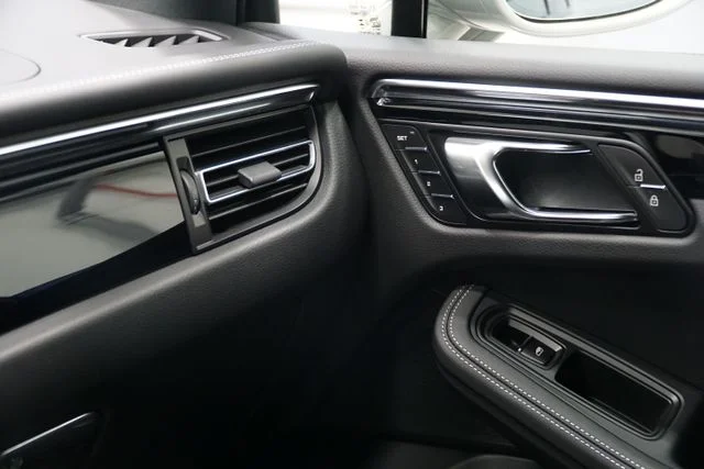 2026 Porsche Macan S - Photo 22