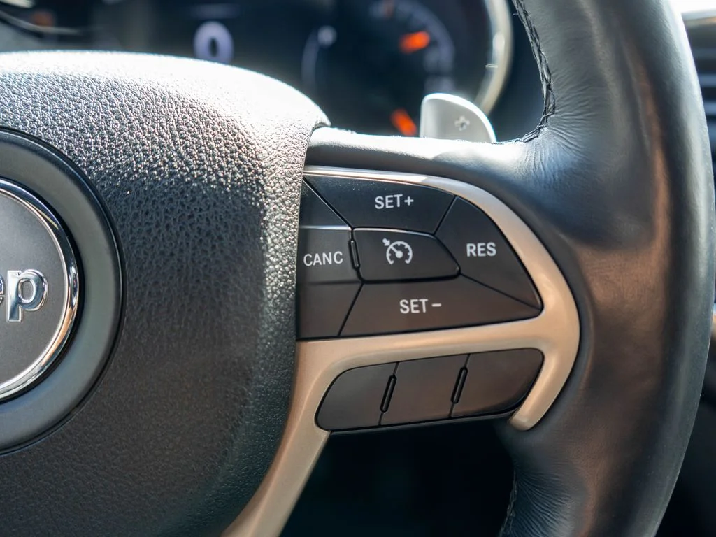 Used 2015 Black Jeep Altitude image 19