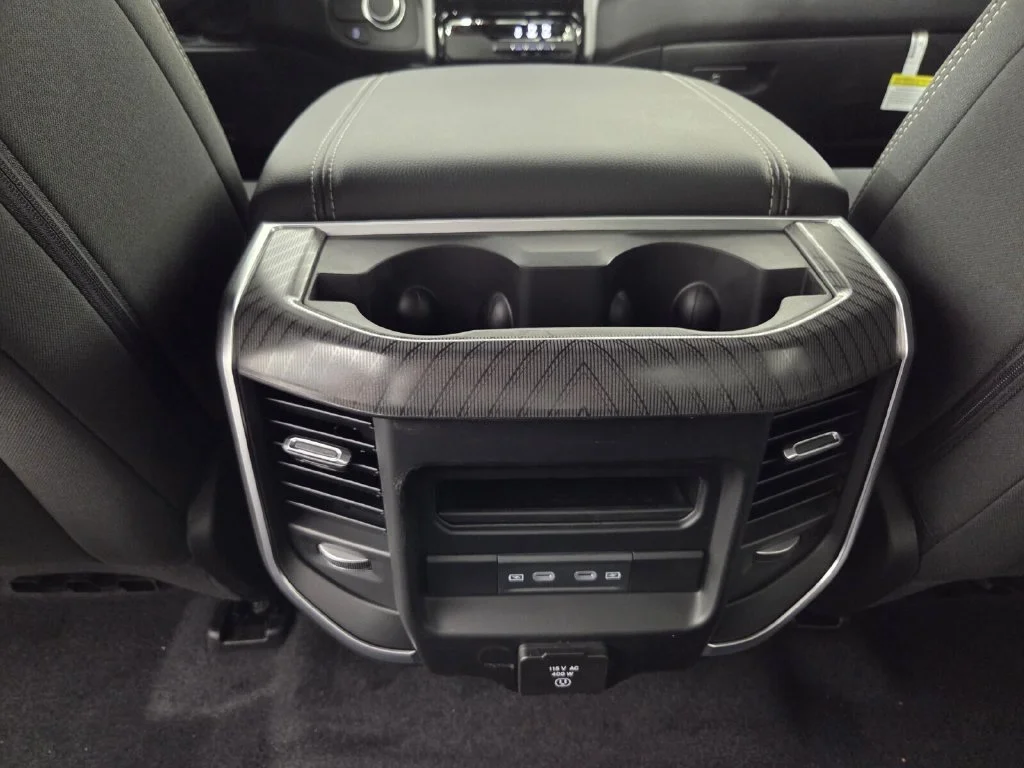 New 2026 Diamond Black Crystal Pearl-Coat Exterior Paint RAM Big Horn image 18