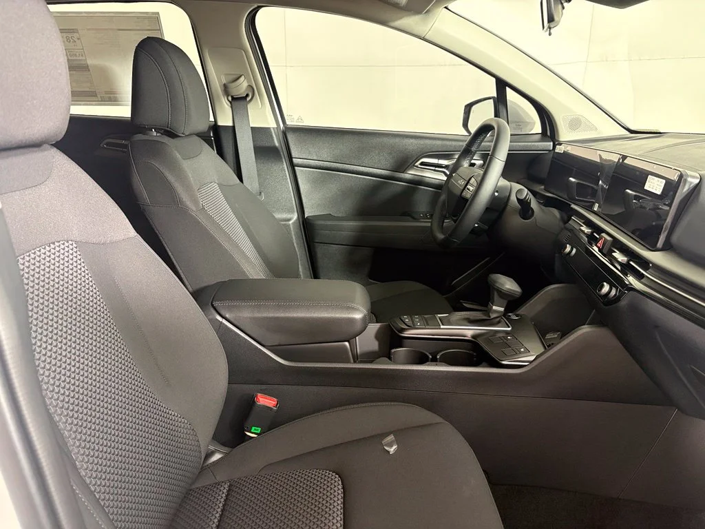 New 2027 Glacial White Pearl Kia LX image 14
