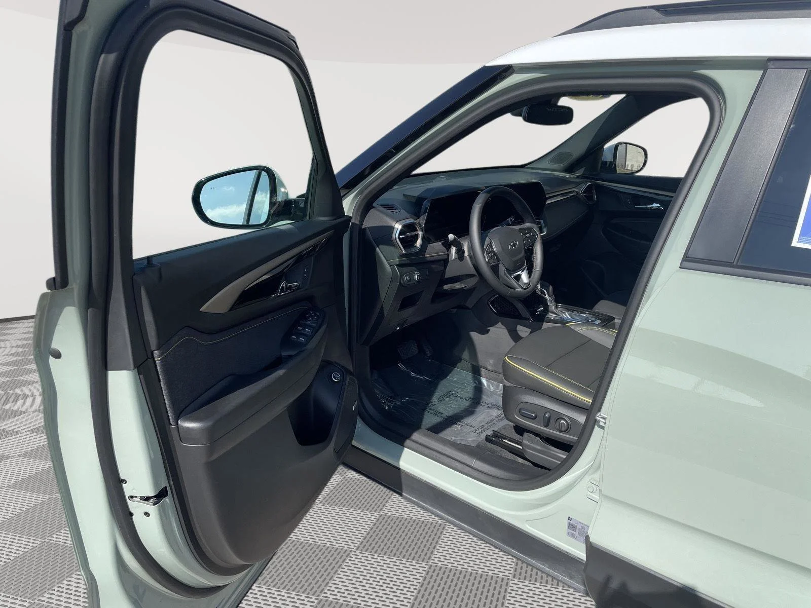 Used 2025 Cacti Green Chevrolet ACTIV image 19