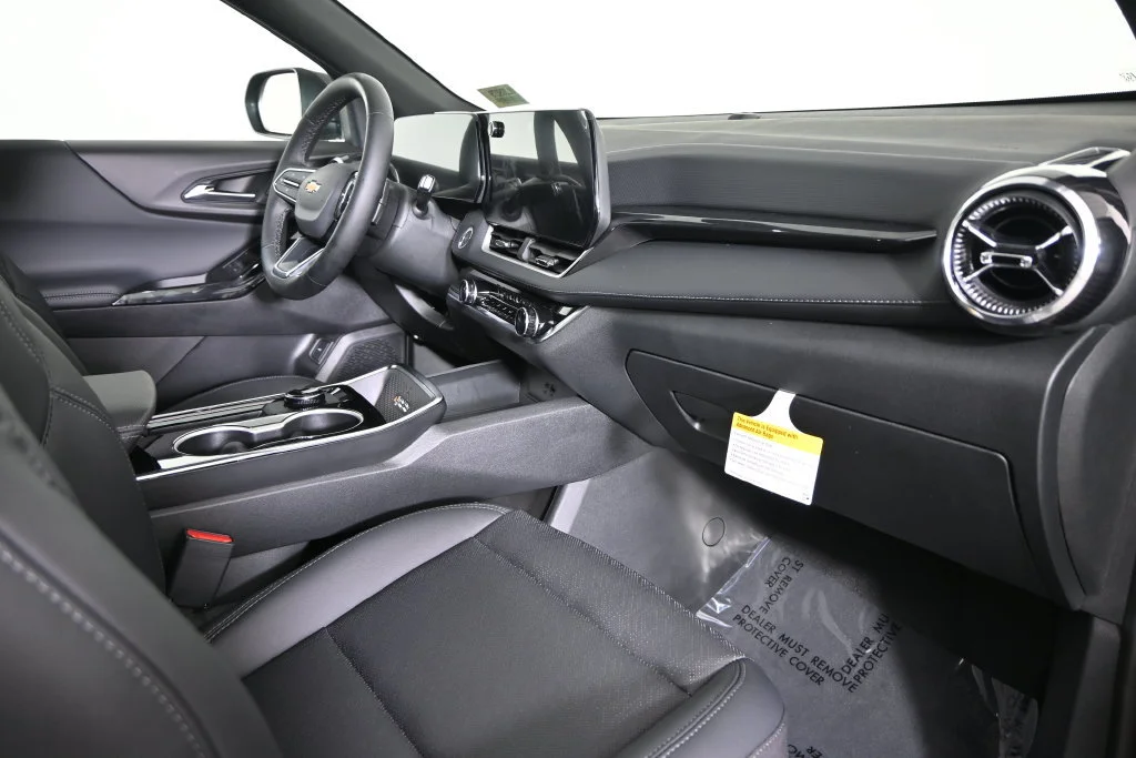 2027 Chevrolet Equinox LT - Photo 14