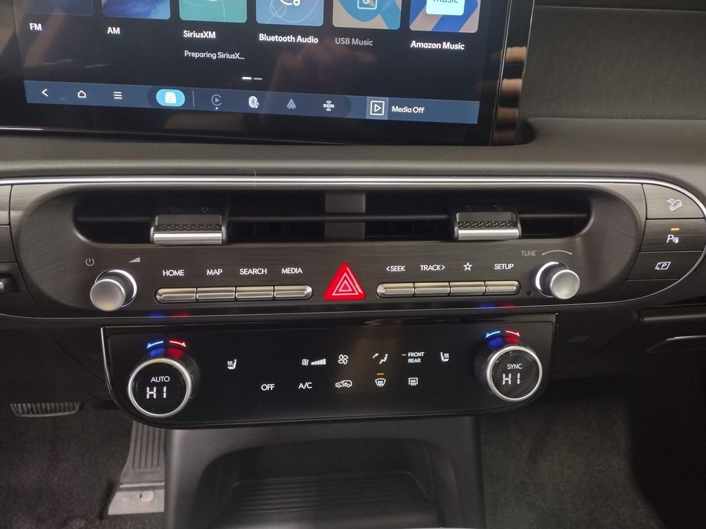 Used 2026 White Hyundai SEL Convenience image 34