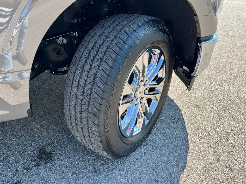 New 2026 Gray Ford Lariat image 6