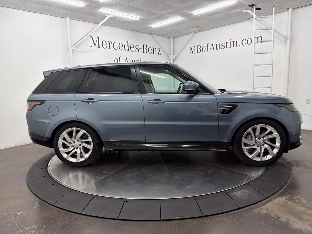 Used 2020 Blue Land Rover HSE image 8