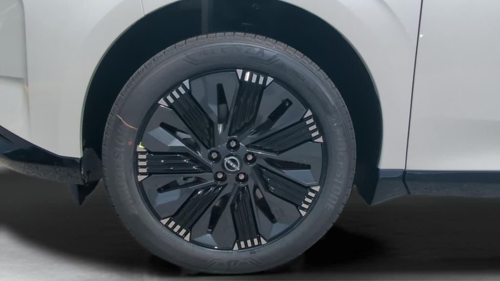 New 2026 Everest White Pearl TriCoat Nissan Platinum image 25