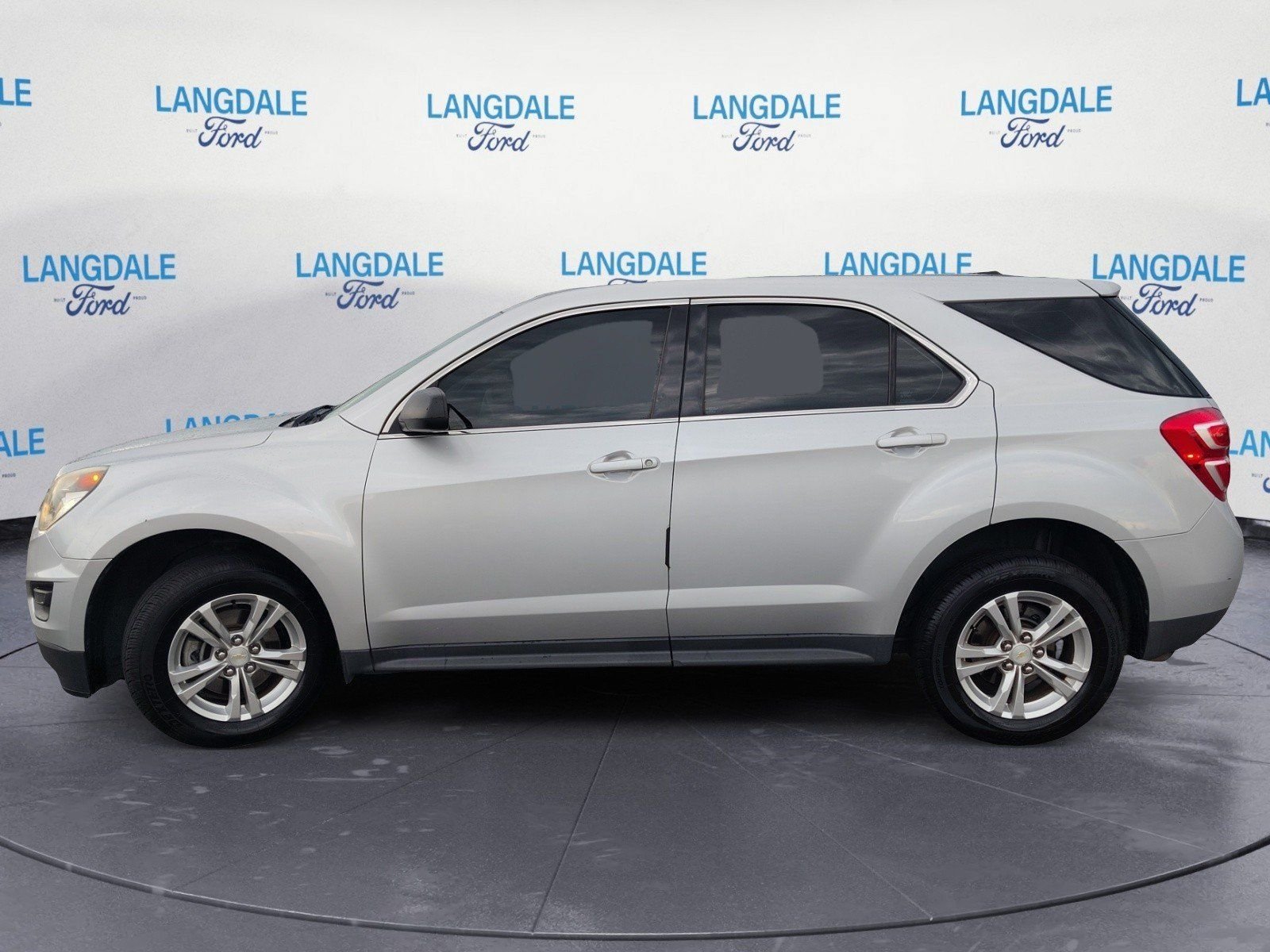 Used 2017 Silver Ice Metallic Chevrolet LS image 10