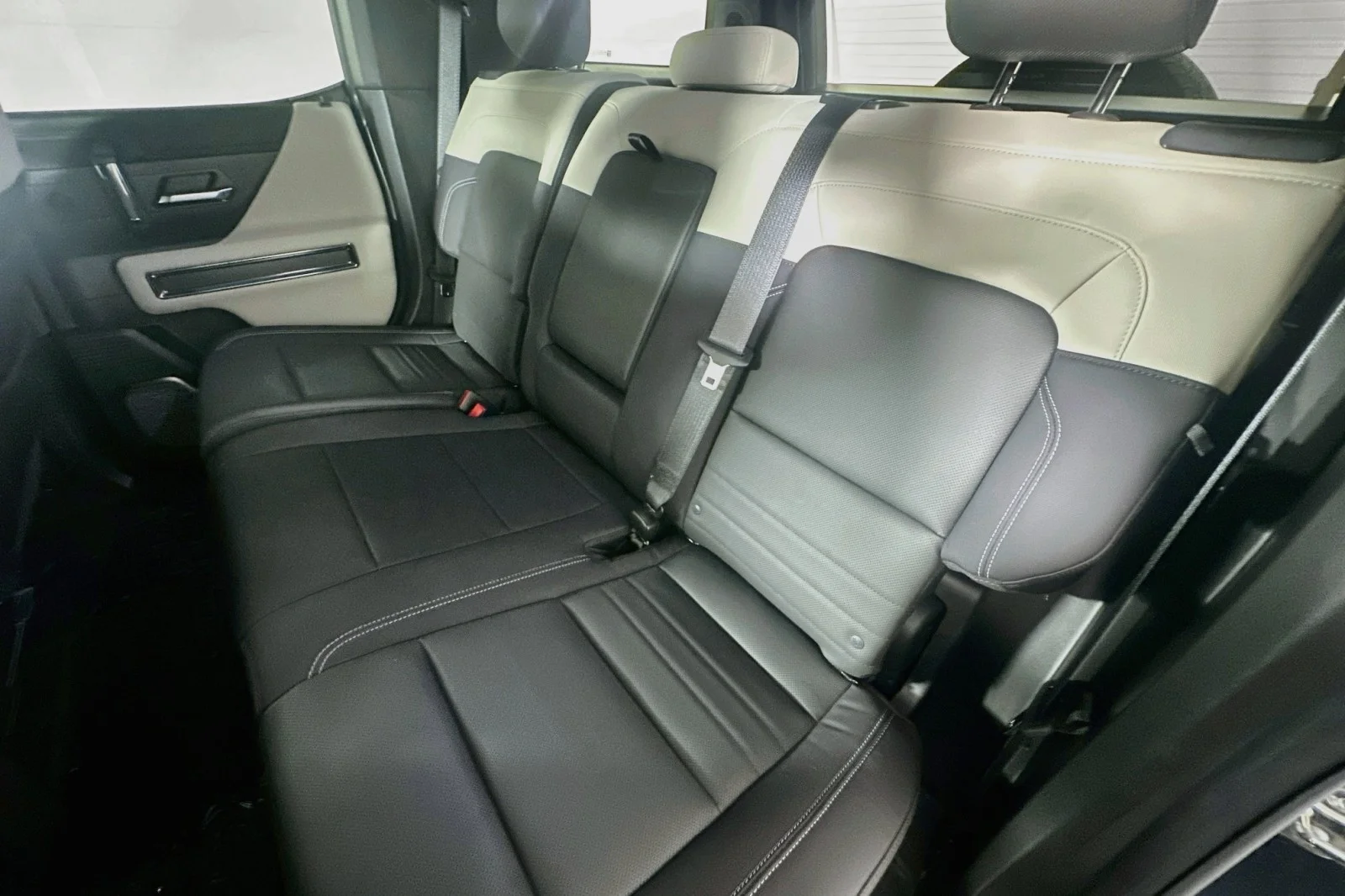 Used 2026 Graphite Blue Metallic GMC 2X image 8