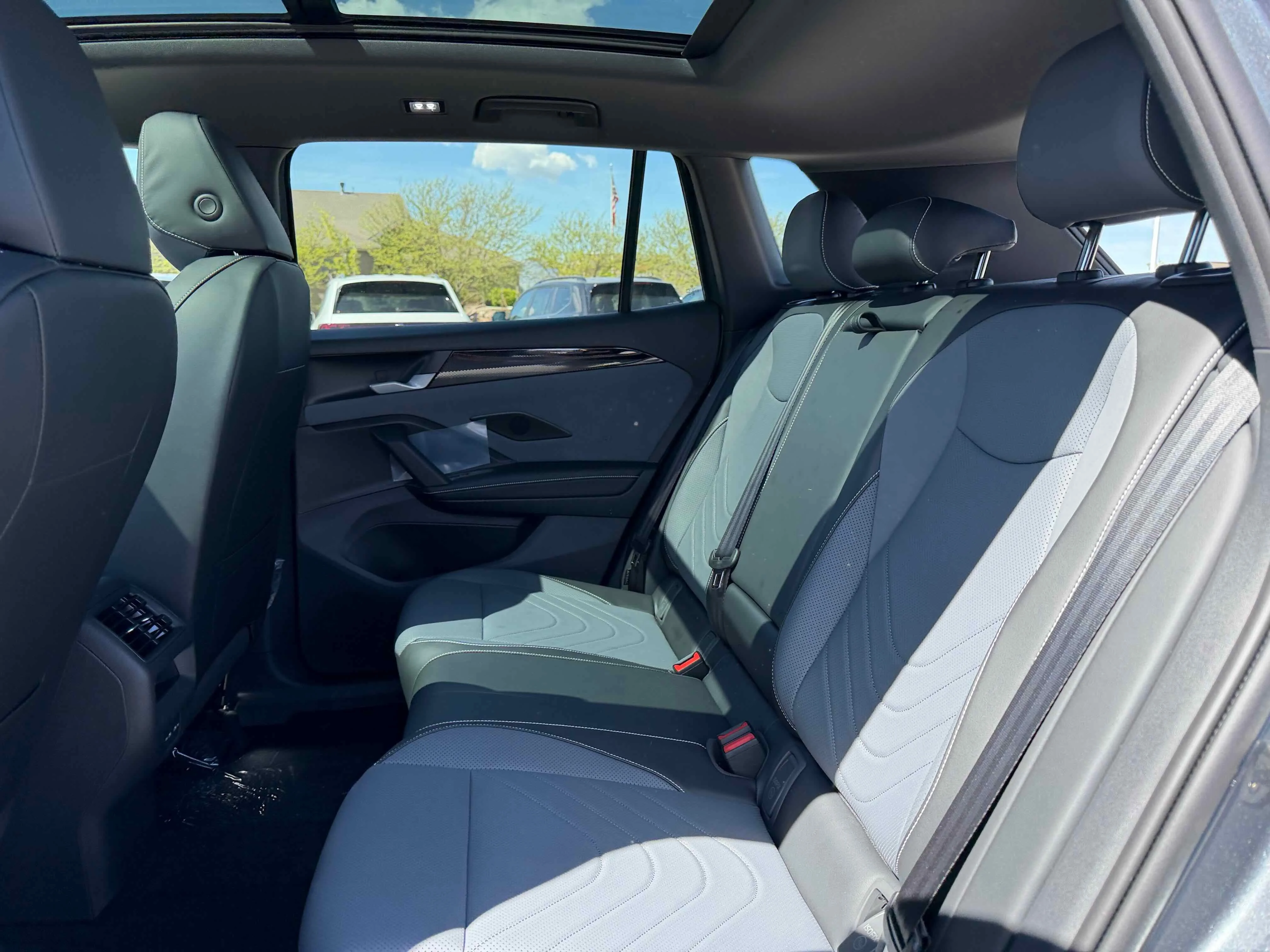New 2026 Platinum Gray Volkswagen SE R-Line Black image 27