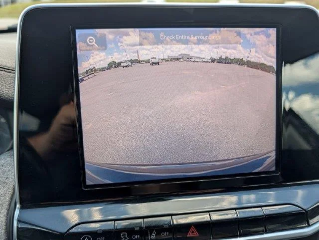 Used 2022  Jeep Latitude image 20