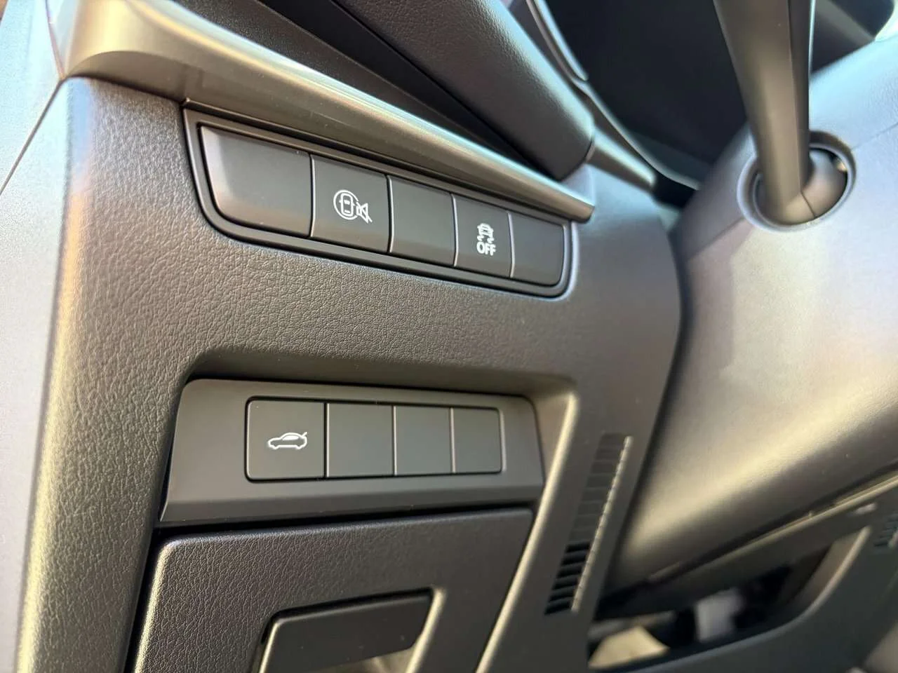 Used 2025  Mazda GS image 19