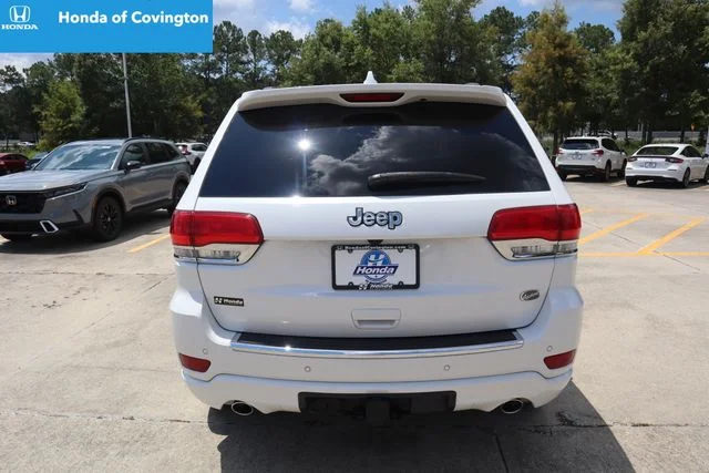 Used 2021 Ivory Jeep Overland image 4